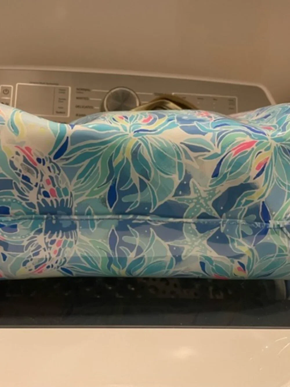Lilly Pulitzer BREEZY TOTE in pattern Bennet Blue Celestial Seas NWT